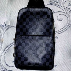 Louis Vuitton Avenue Sling